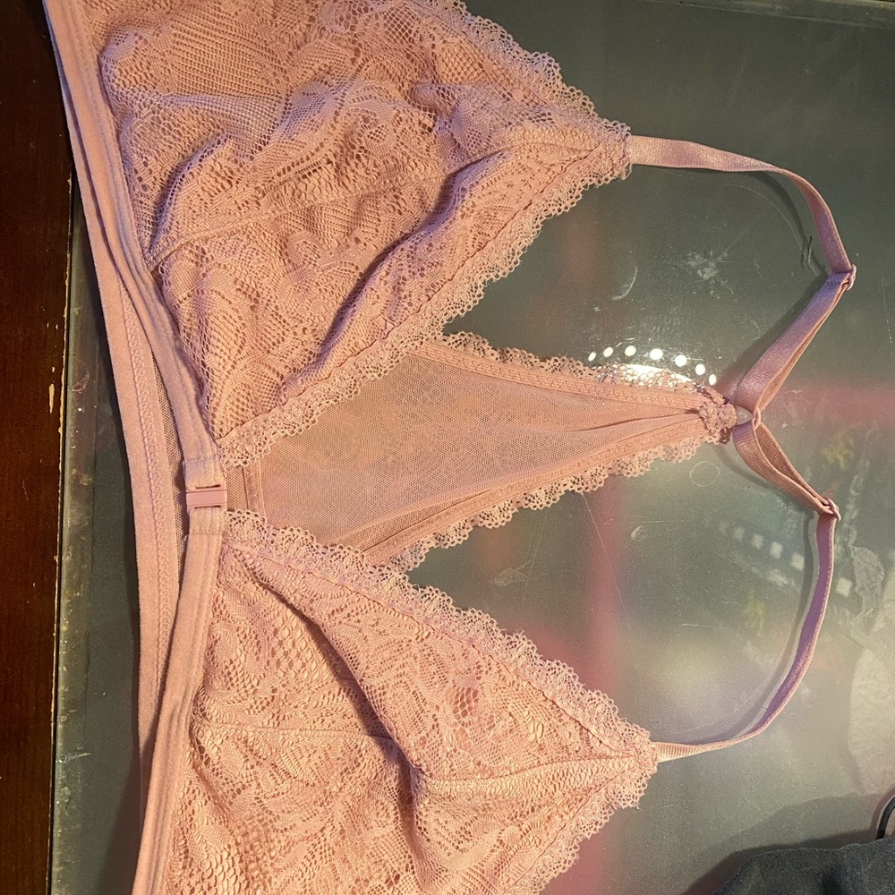 Pink Brallete. L